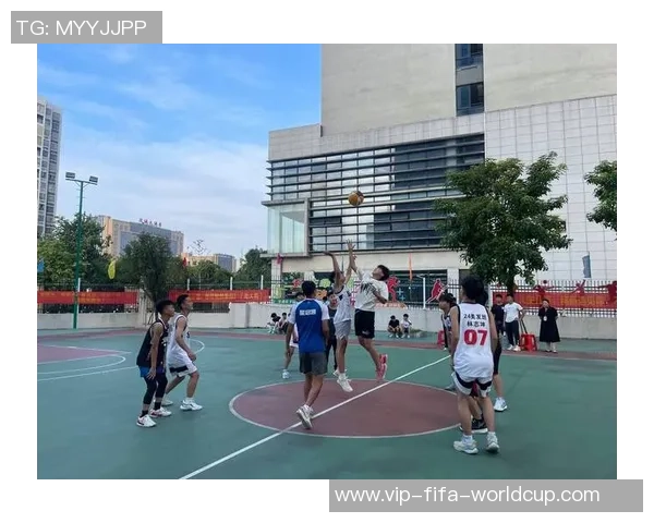 激情燃烧的青春初中篮球联赛展现团队精神与竞技风采