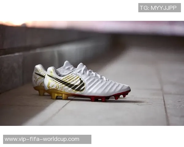 选择最佳后卫足球鞋提升防守表现与场上灵活性技巧分享